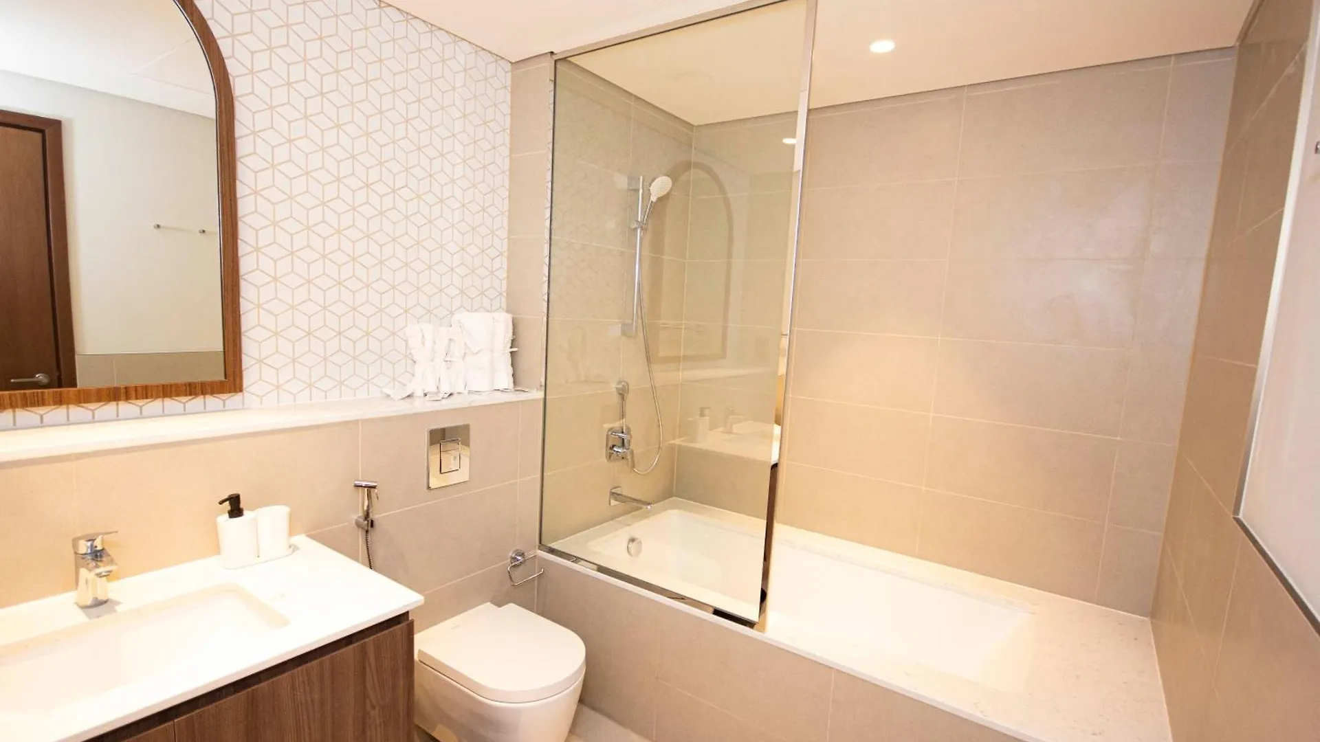 Vida Creek Beach 1 Bhk Dubai